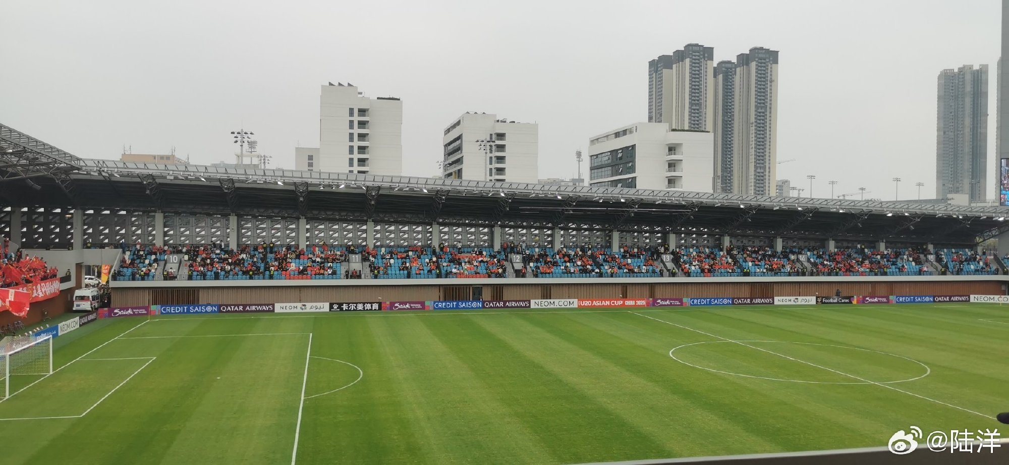 180賣2000！？國青賽前現場空座不少，此前開票1分鍾內秒售罄