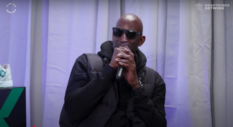 KG：00年在奧運村1萬個避孕套30秒就搶光了 NBA不讓夜里100种禁用APP软件在那過夜