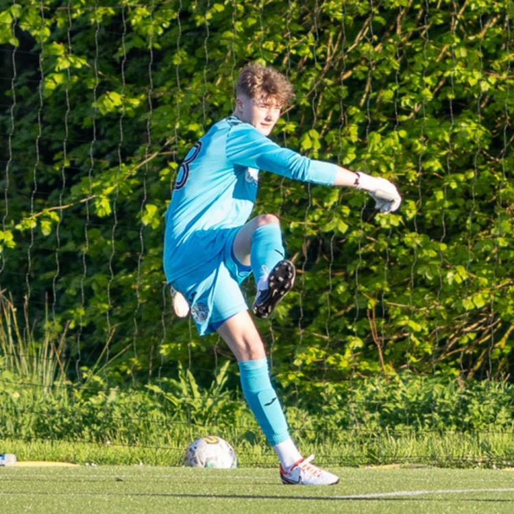 英媒：曼城接近簽16歲希伯尼安門將維克瑞  今夏優先簽右後&中場