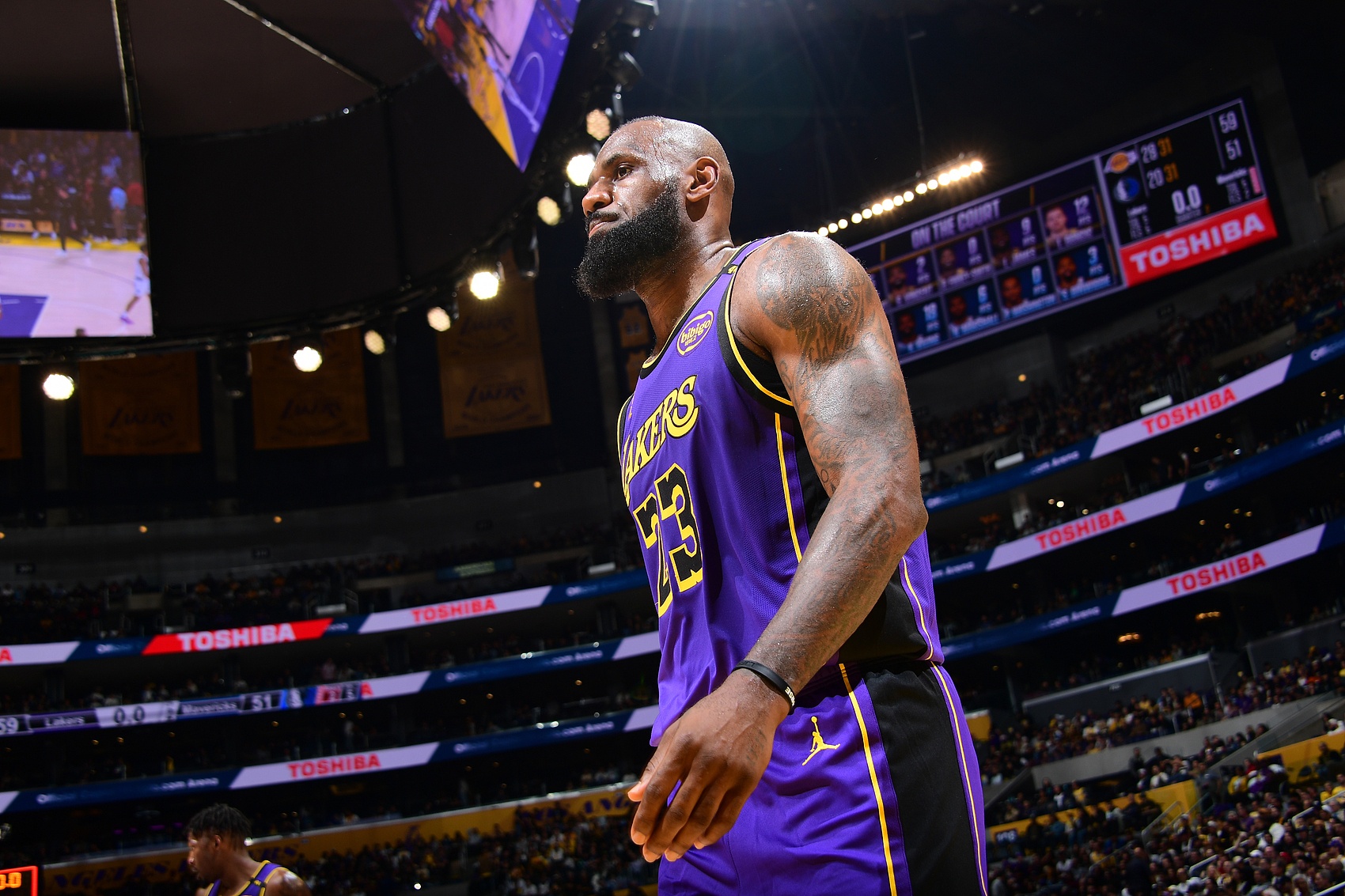 40歲零61天！整個2月詹姆斯場均29.3分 成NBA單月場均25+最老球員